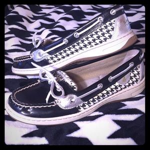 HOUNDSTOOTH SPERRY’S